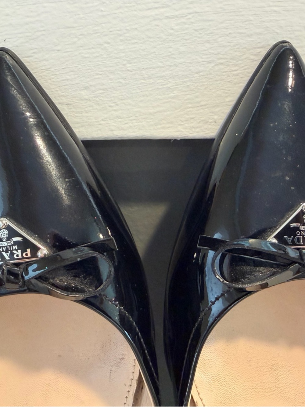 Prada Sz39 Black Patent Pointed Toe Ballet Flats Triangle Prada Logo - Picture 2 of 13